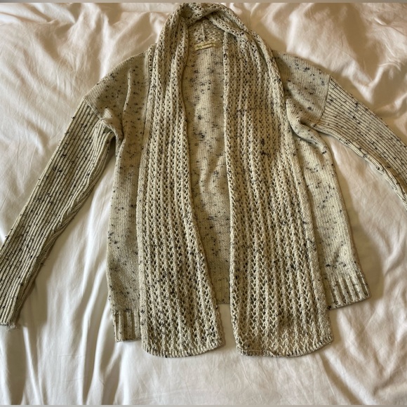 ✨3 for $25✨ Staring at Stars Cardigan - Picture 2 of 8